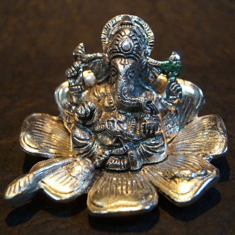 Lord Ganesha sitting on flower Aluminium idol