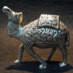 Standing Camel aluminium Idol online