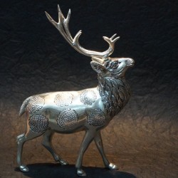 Two horns deer made of aluminium idol