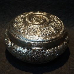 Aluminium flower designed Jewellery box