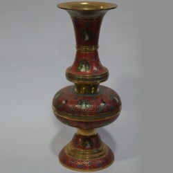 Beautifully moulded flower vase made of brass