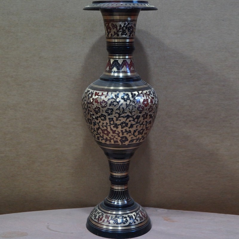 Flower designed brass flower vase